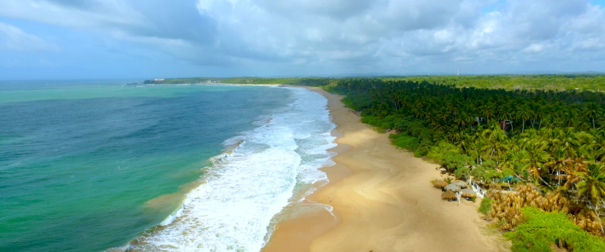 srilankan beach tangalle